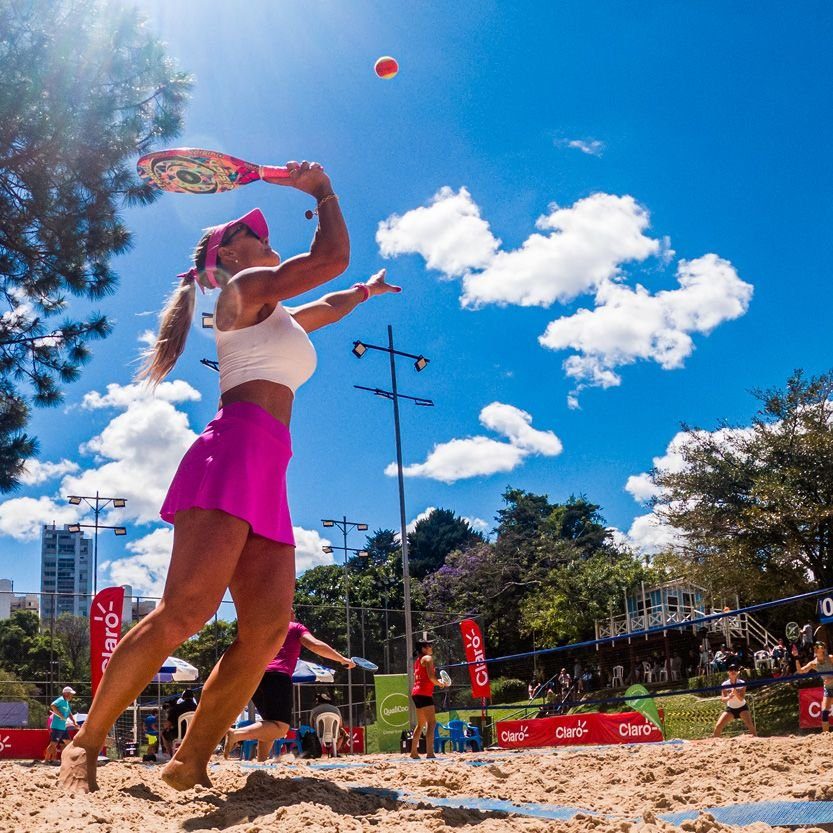 Beach tennis